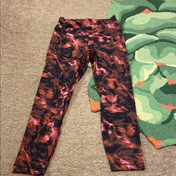 Lululemon High Rise Crop 23” Leggings Size 6 Pink Blossom - Picture 2 of 9